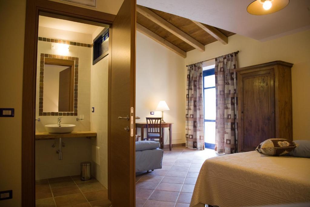Agriturismo Bio-Ecologico Sant'Isidoro Roccaforte Mondovì Pokoj fotografie