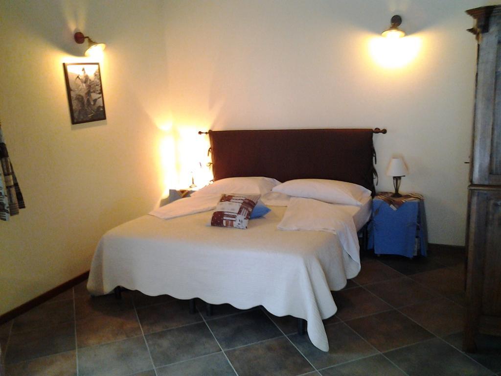 Agriturismo Bio-Ecologico Sant'Isidoro Roccaforte Mondovì Pokoj fotografie